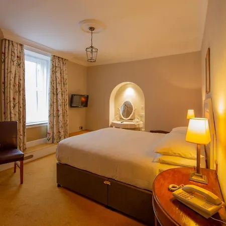 Foyles 3* クリフデン