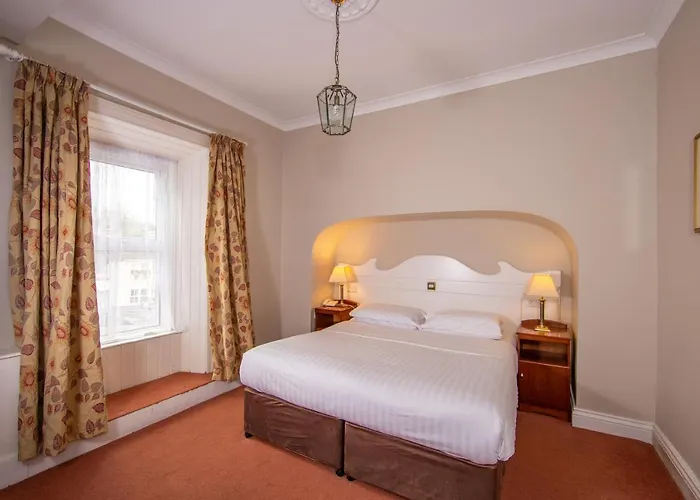 Foyles Hotel Clifden